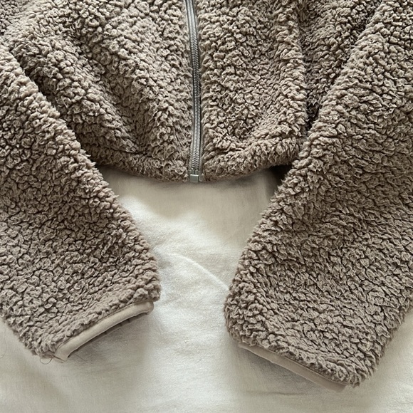 SKIMS TEDDY ZIP UP / NEW NEVER WORN / SIZE M / NO TAG / Cropped Teddy Zip Up - Picture 4 of 5